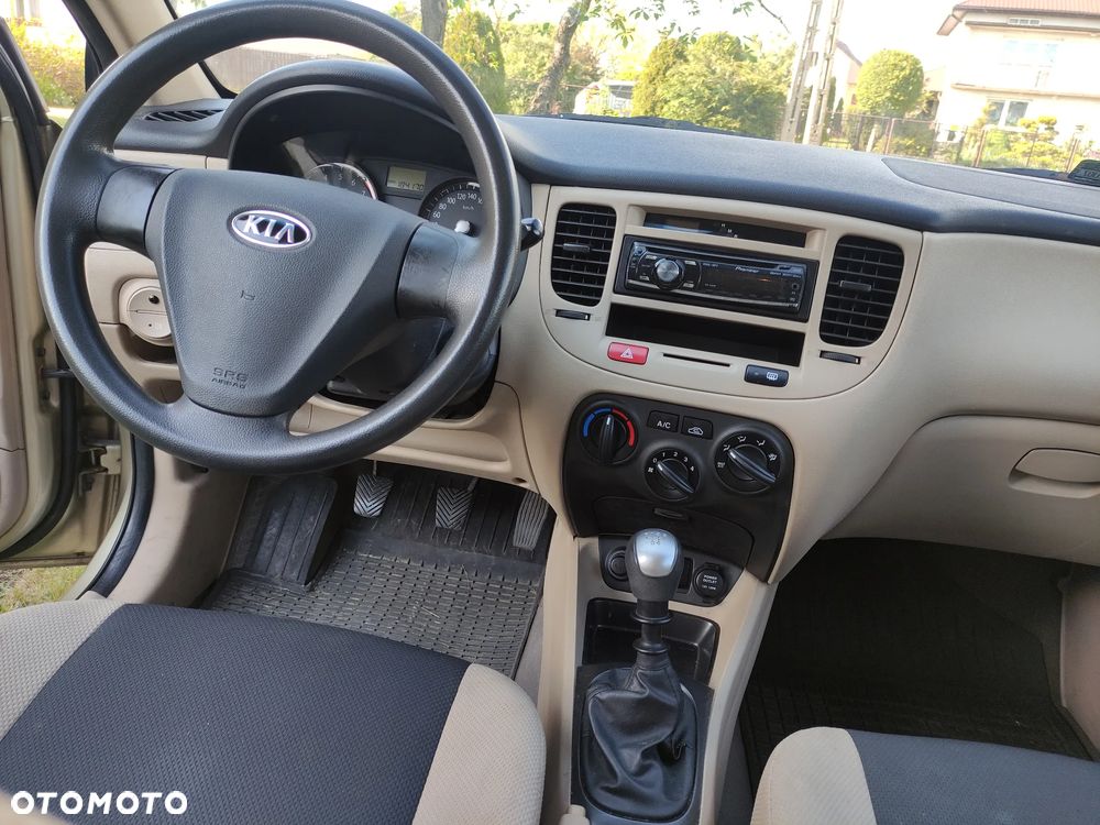Kia Rio 1.4 Comfort - 6
