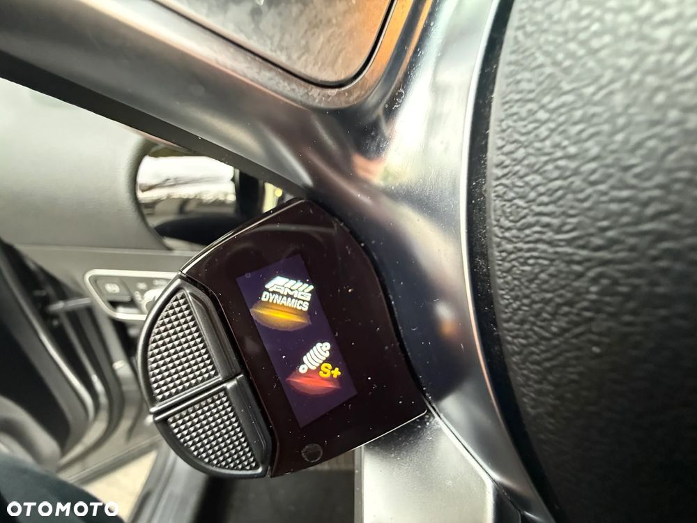 Mercedes-Benz GLA - 11