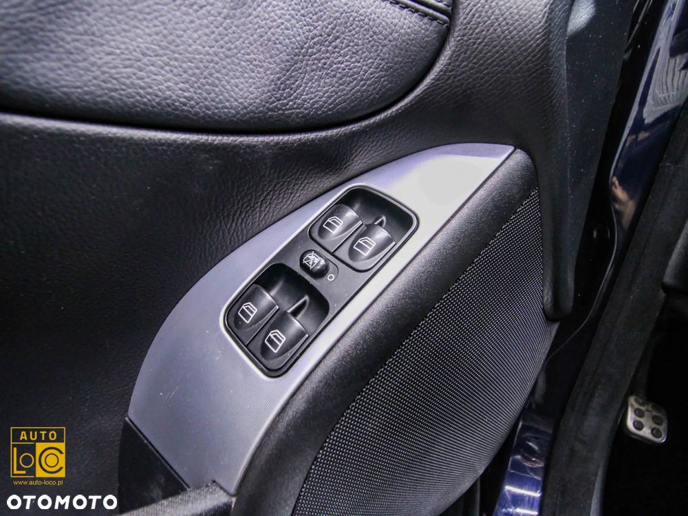 Mercedes-Benz Klasa C 200 T Kompressor Automatik Avantgarde Sport Edition - 23