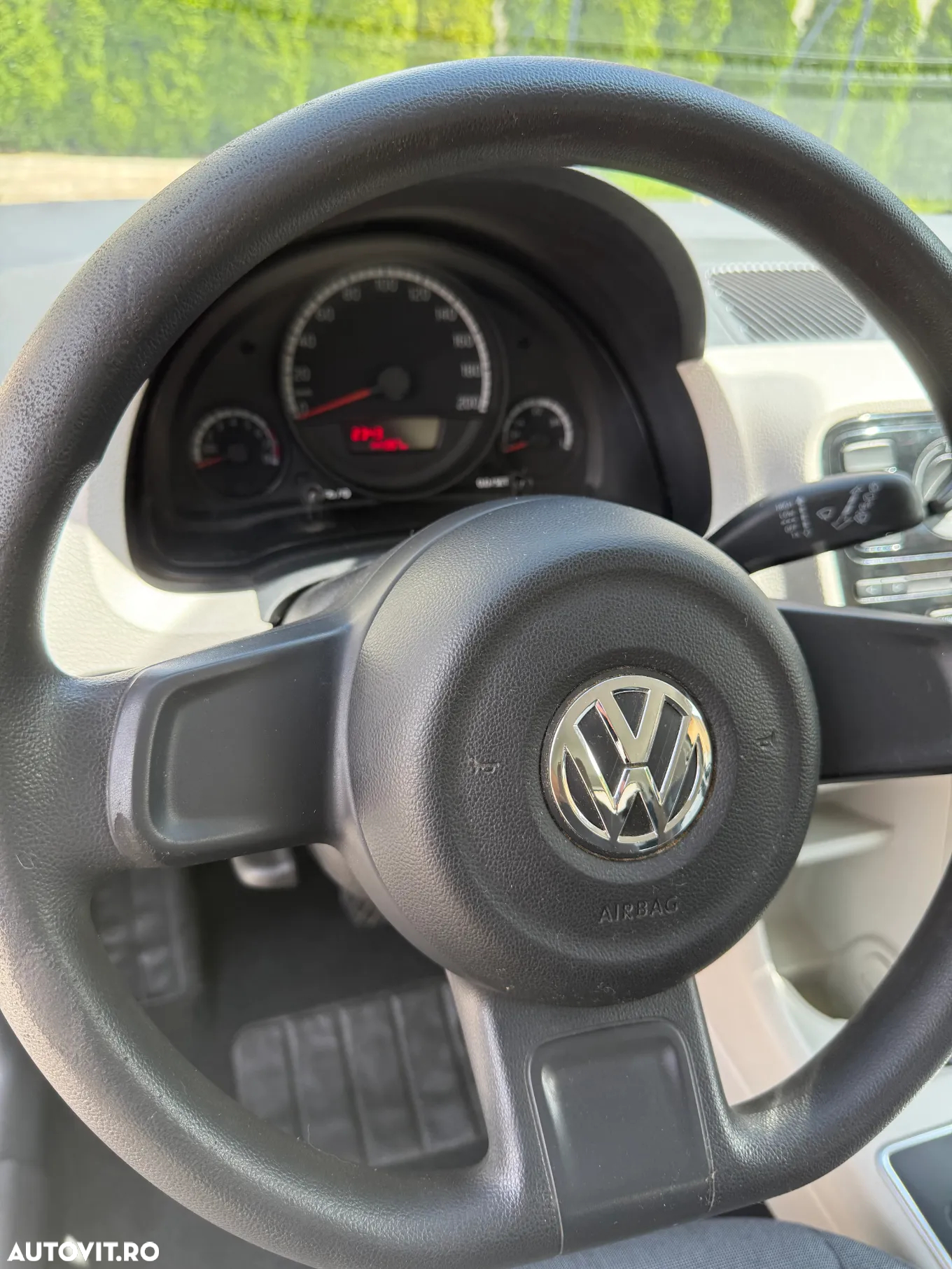 Volkswagen up! 1.0 Black - 10