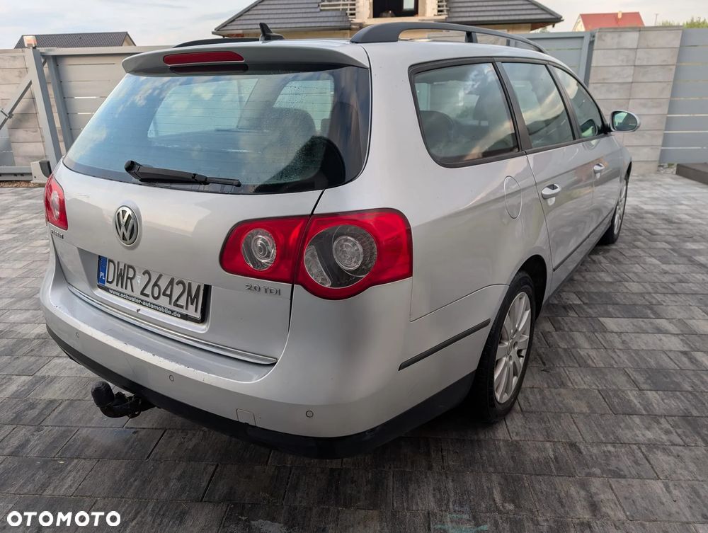 Volkswagen Passat 2.0 TDI DPF Trendline - 2