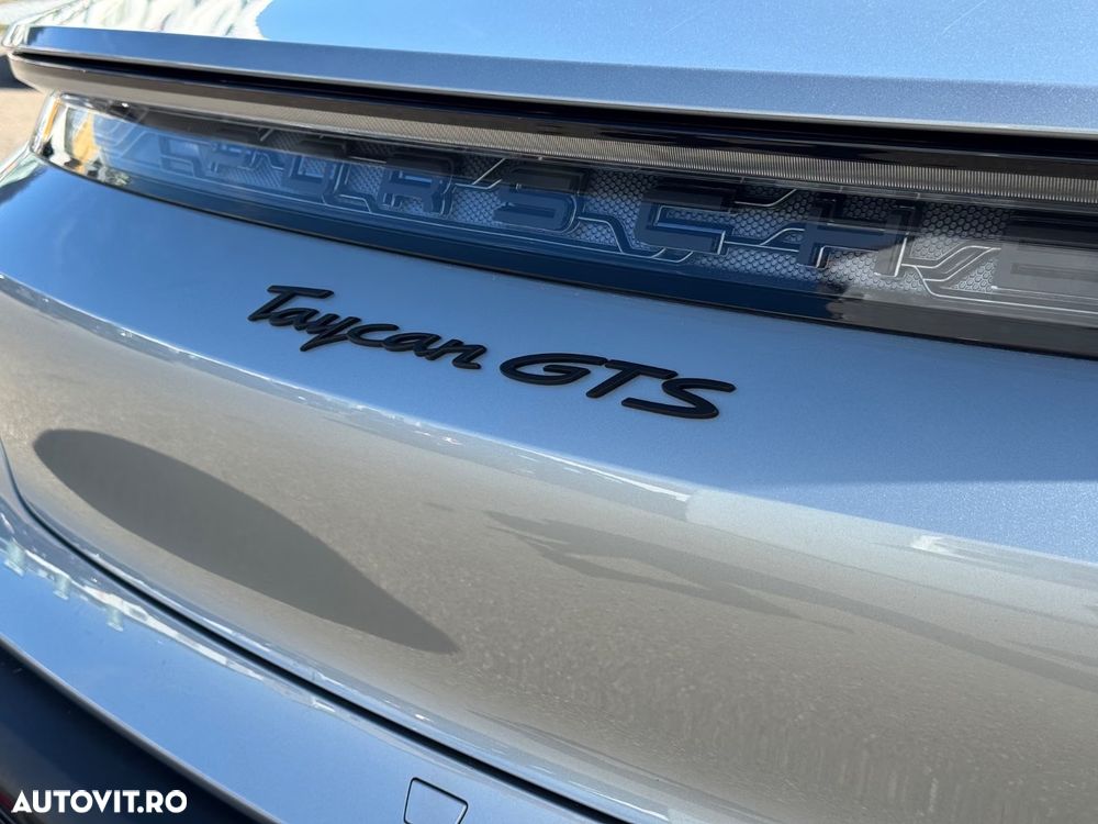 Porsche Taycan - 10
