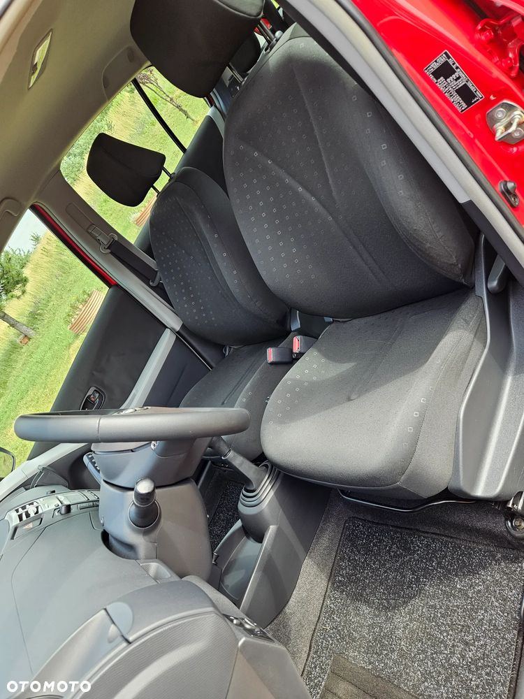 Toyota Yaris 1.0 Terra - 13