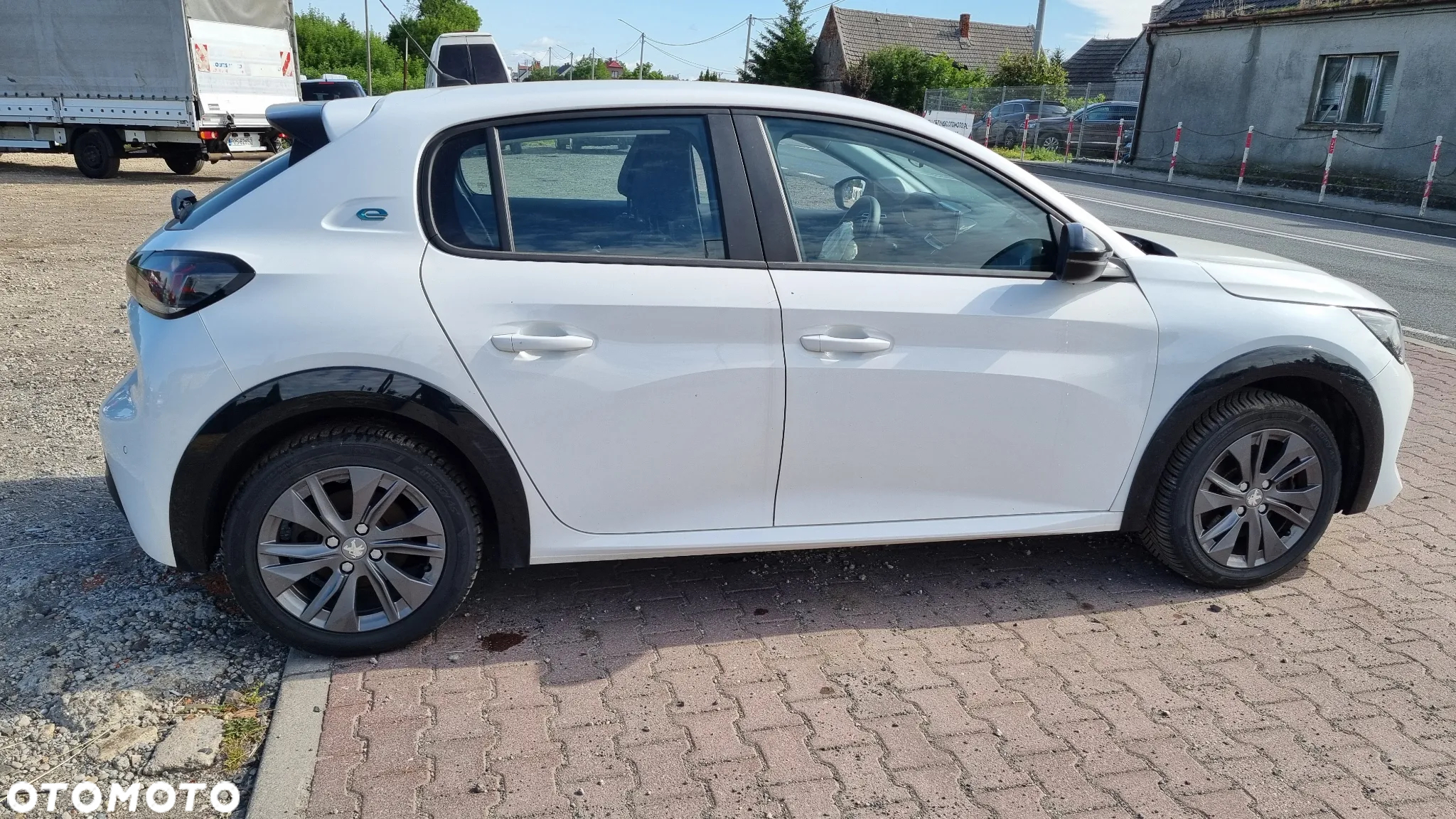 Peugeot 208 - 15