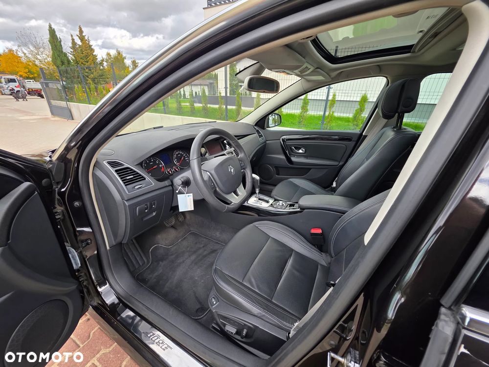 Renault Laguna 2011 photo 2