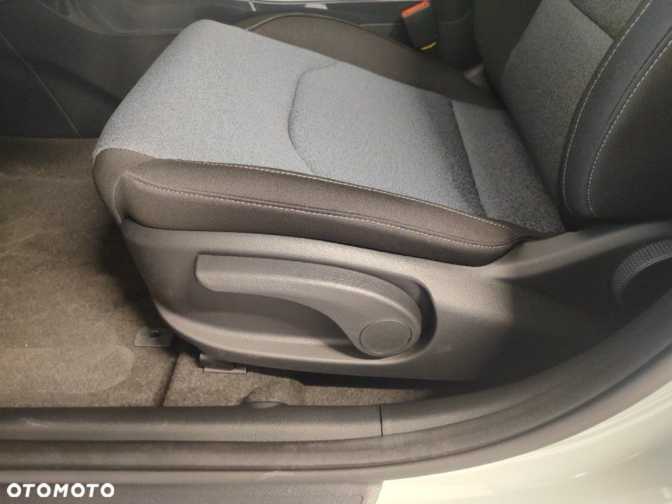 Kia XCeed - 12