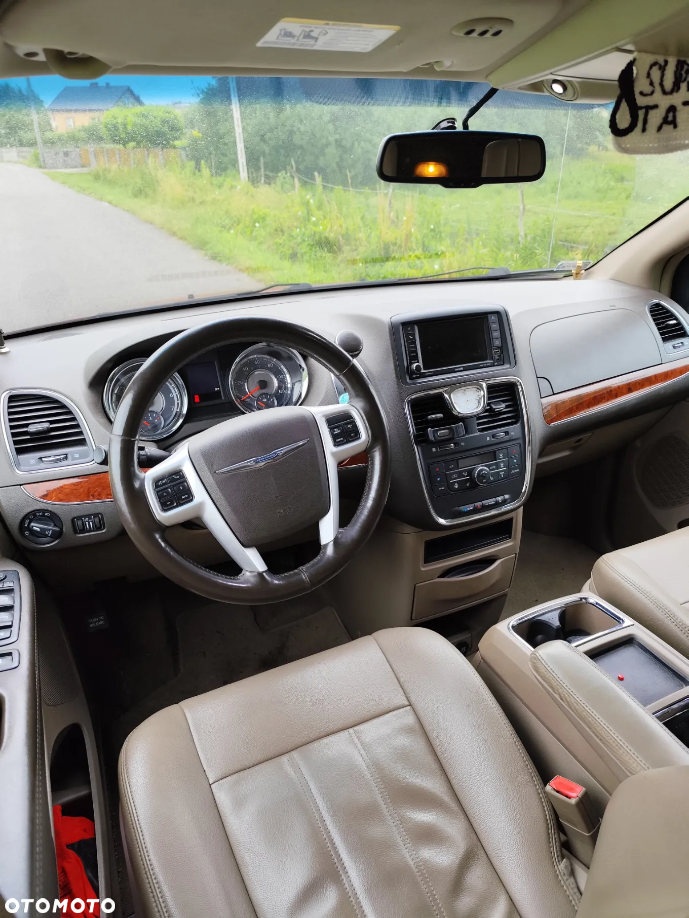 Chrysler Town & Country - 5