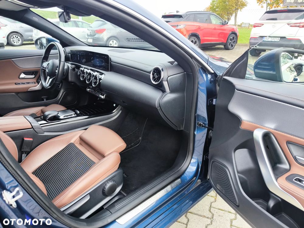 Mercedes-Benz CLA 180 d Progressive 7G-DCT - 11