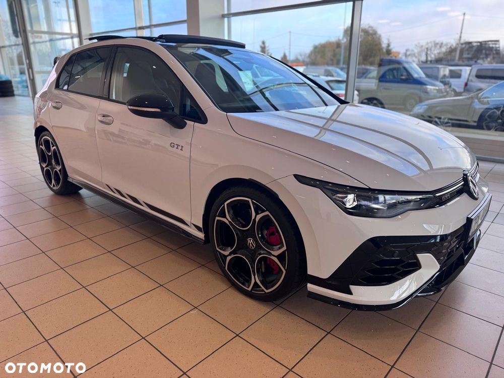Volkswagen Golf - 6