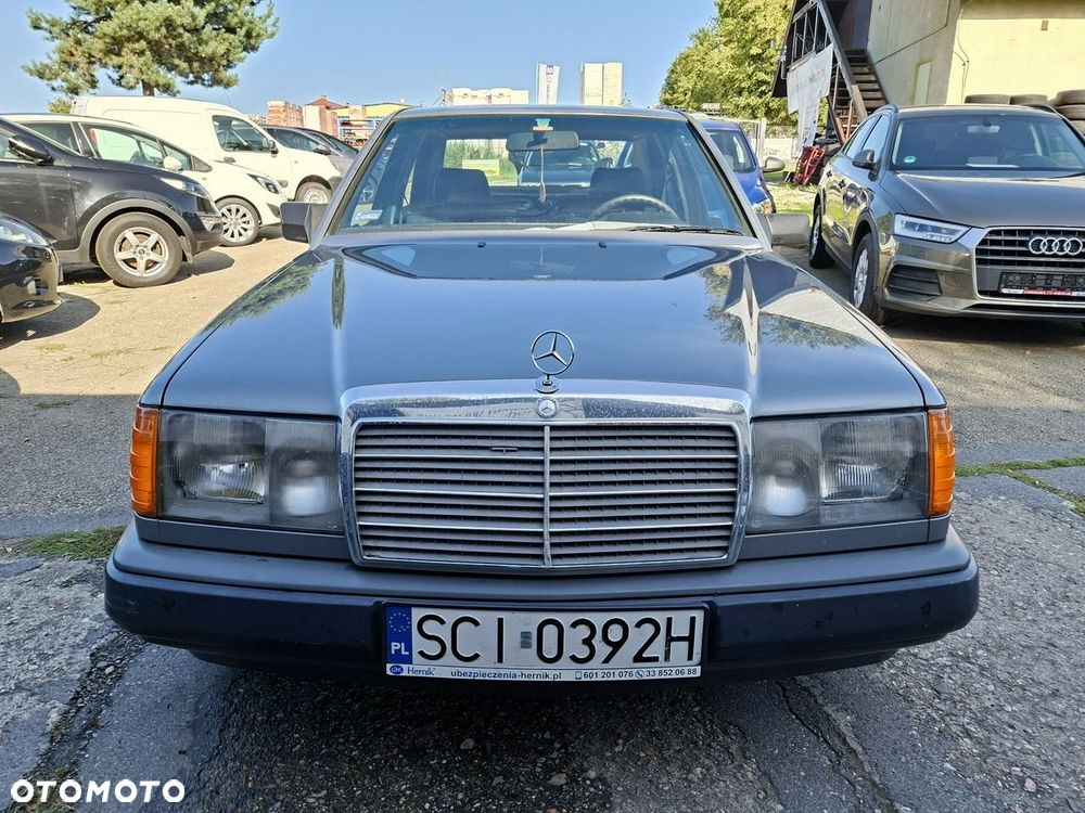 Mercedes-Benz Klasa E 200 - 3