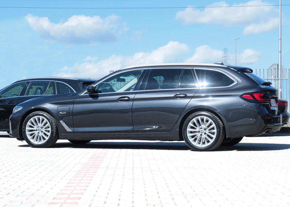 BMW Seria 5 530e xDrive Luxury Line - 36