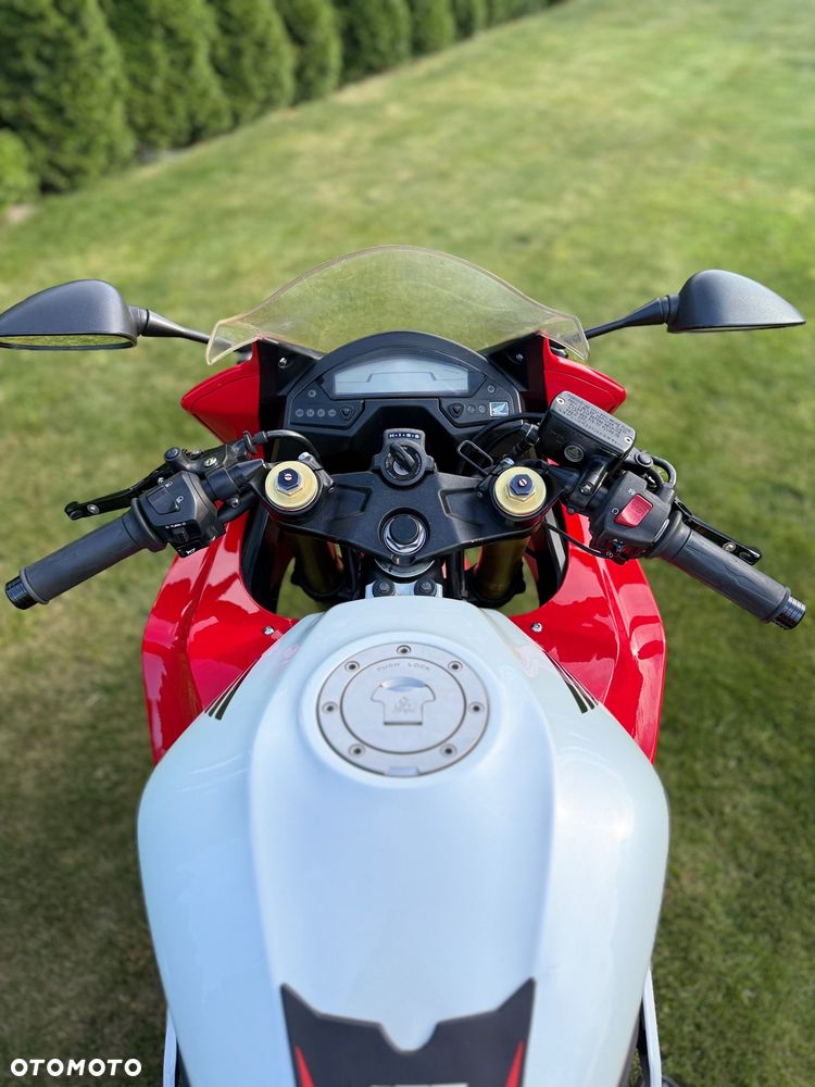 Honda CBR - 11