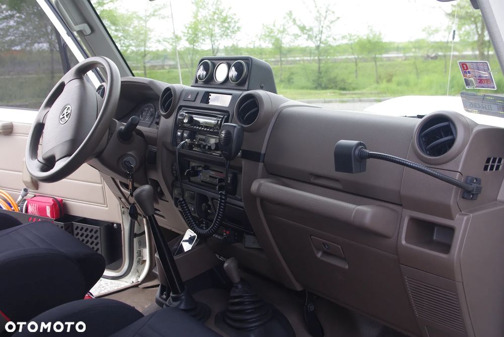 Toyota Land Cruiser - 3