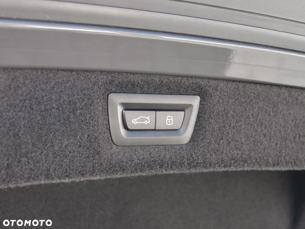 BMW Seria 8 840i xDrive - 22