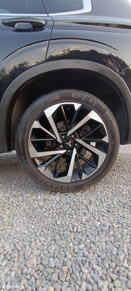 Mitsubishi Outlander - 25