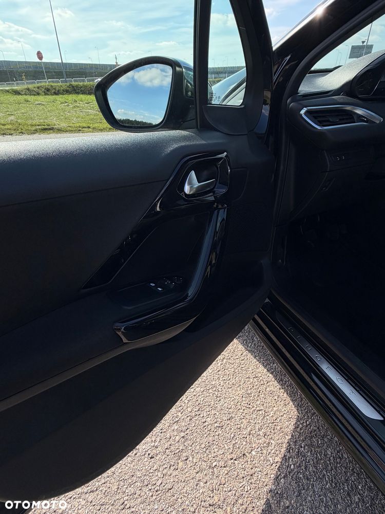 Peugeot 208 1.2 PureTech Active - 19