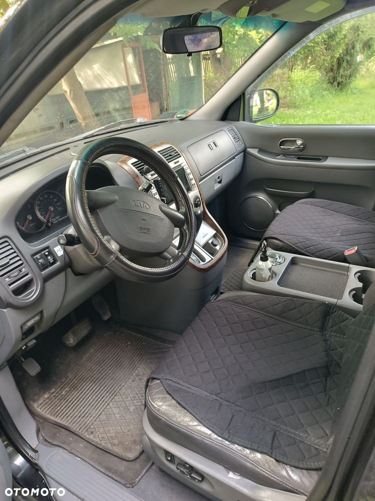 Kia Carnival - 8