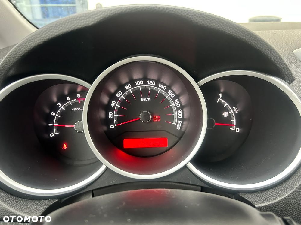 Kia Venga 1.4 CRDi M - 7
