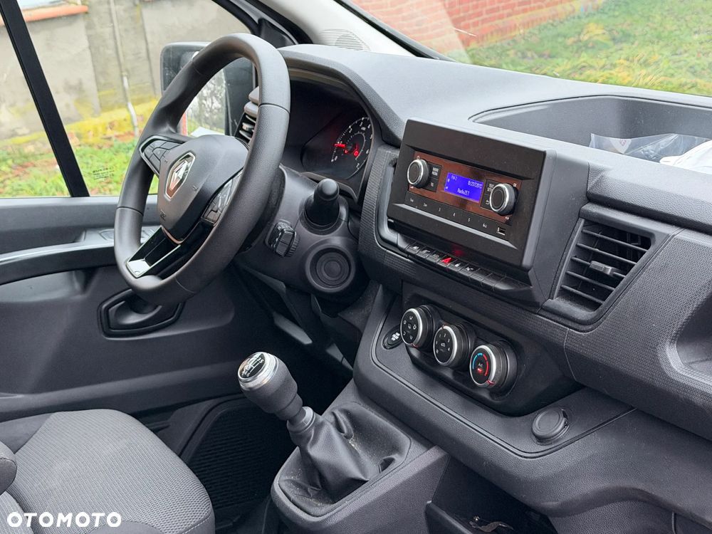 Renault TRAFIC - 11