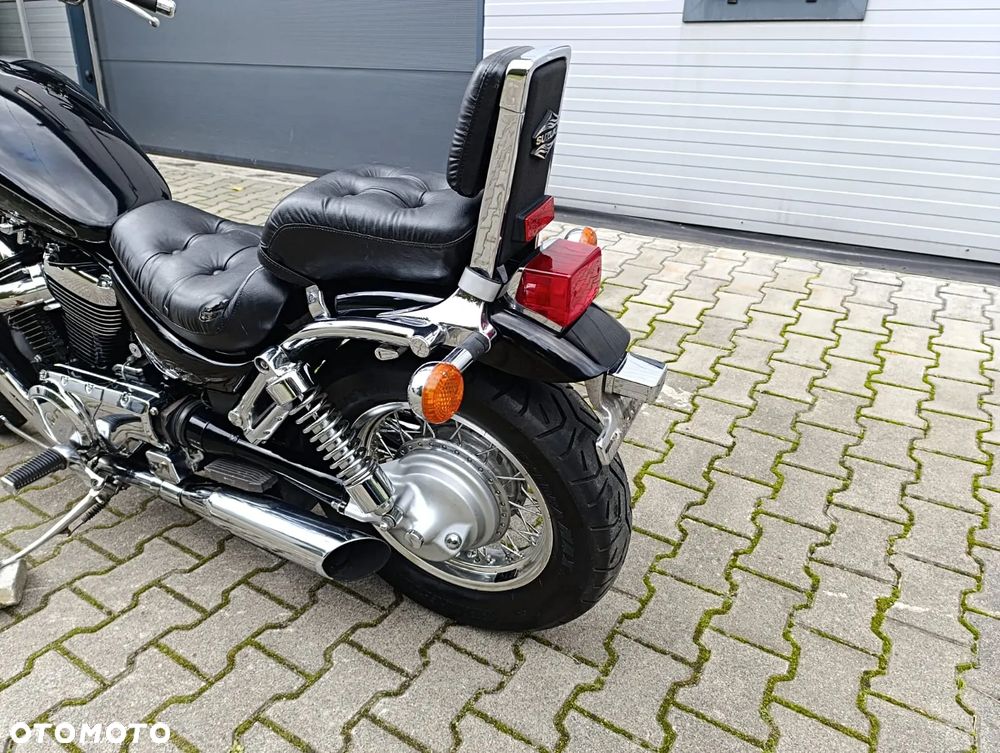 Suzuki Intruder - 10