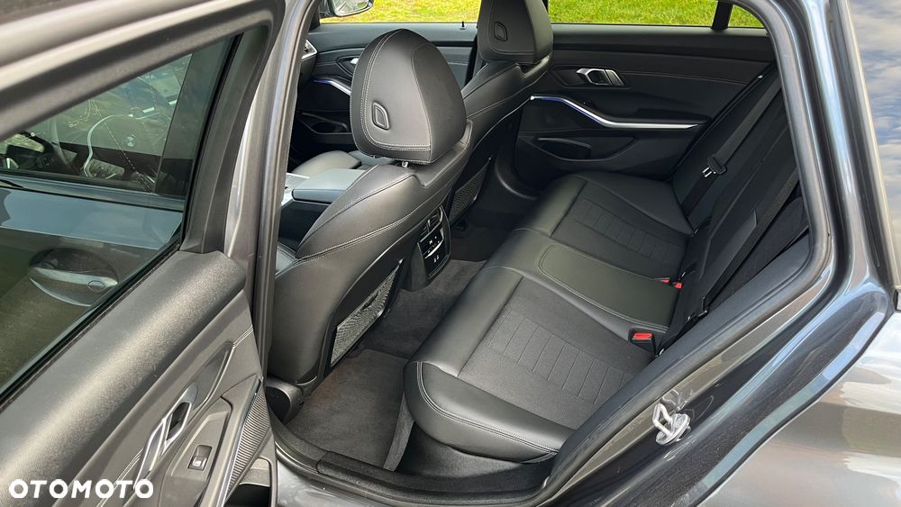 BMW Seria 3 320d Sport Line Sport - 26