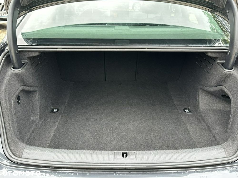 Audi A4 Limousine - 10
