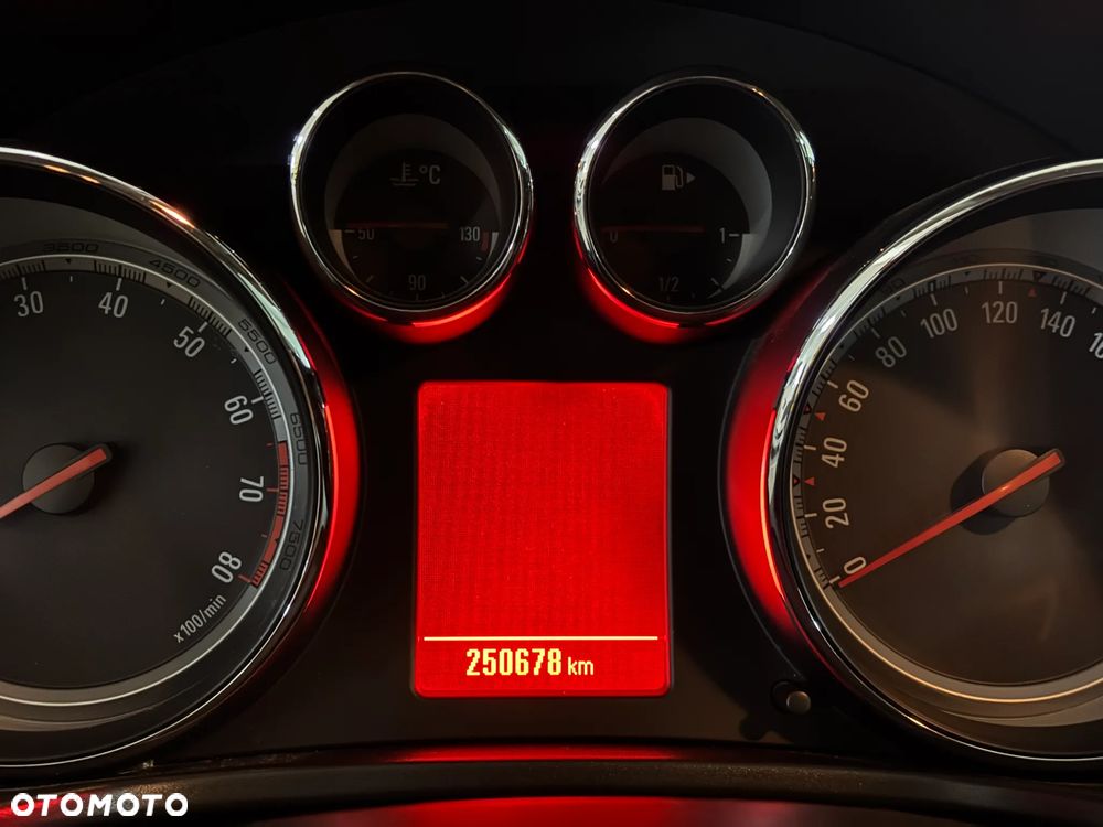 Opel Insignia 1.4 T Cosmo S&S - 16