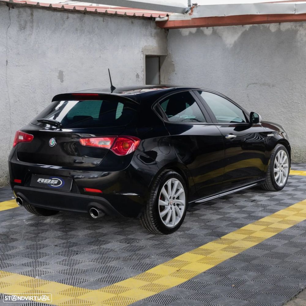 Alfa Romeo Giulietta 1.6 JTDm Veloce - 5