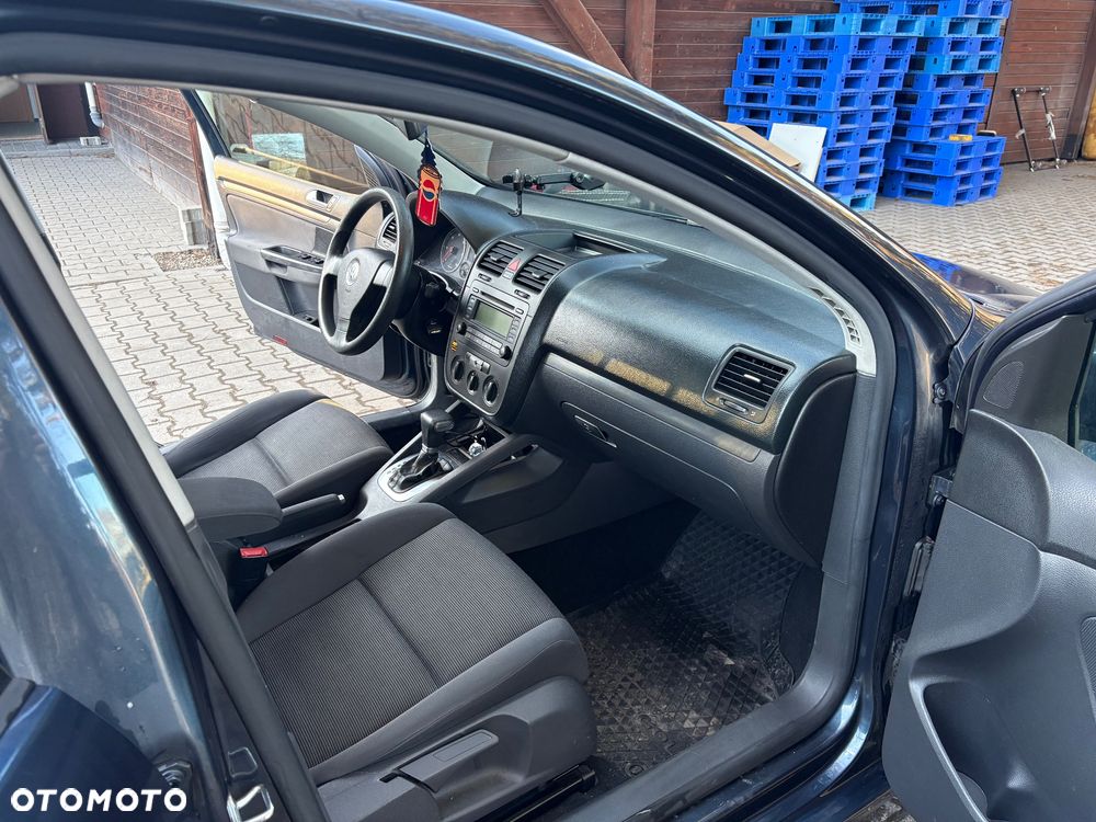 Volkswagen Golf 1.9 TDI Comfortline DSG - 6