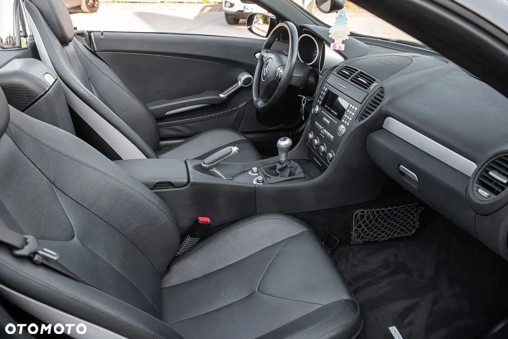 Mercedes-Benz SLK 350 Sport Edition - 24