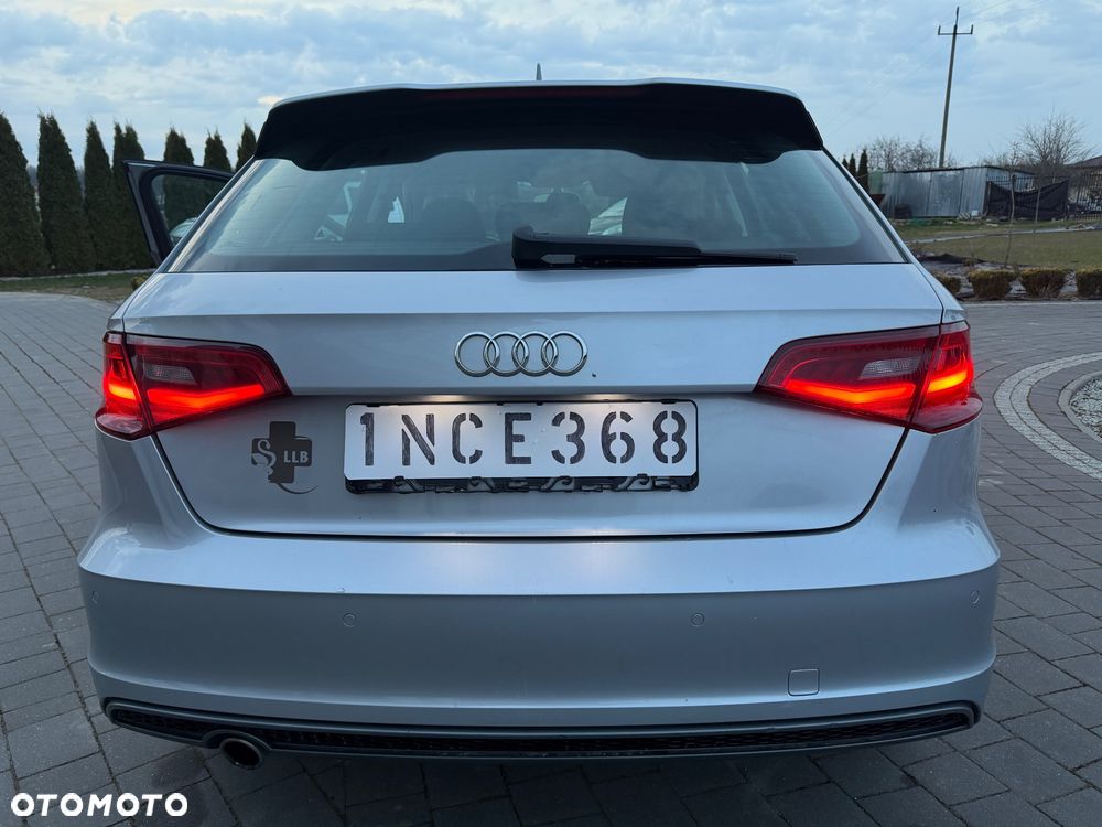 Audi A3 Sportback 1.6 TDI (clean diesel) S line Sportpaket - 4