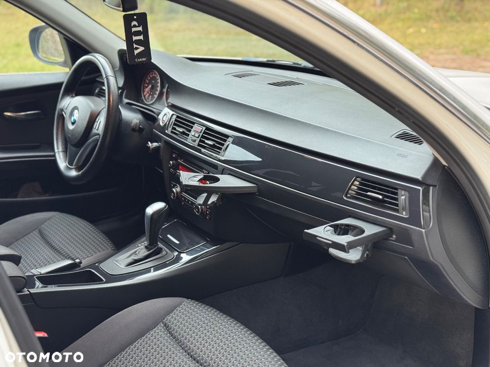BMW Seria 3 318d DPF Touring Edition Sport - 19