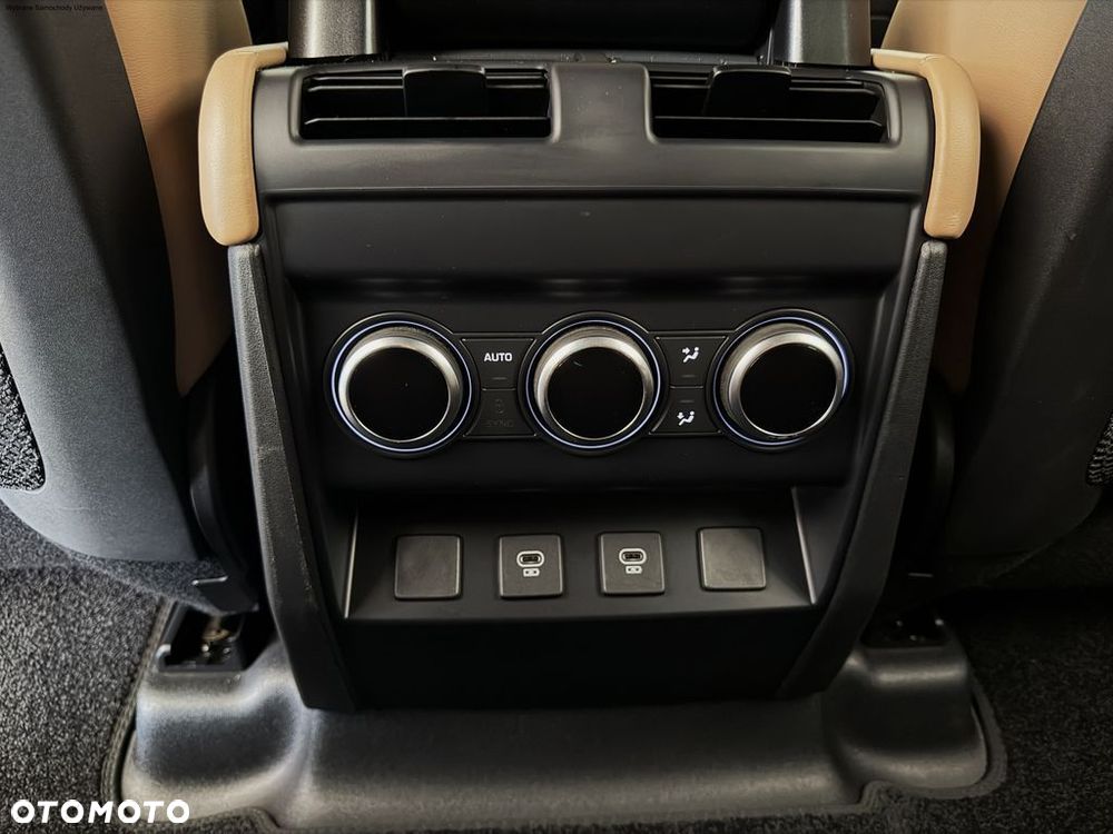 Land Rover Defender - 22