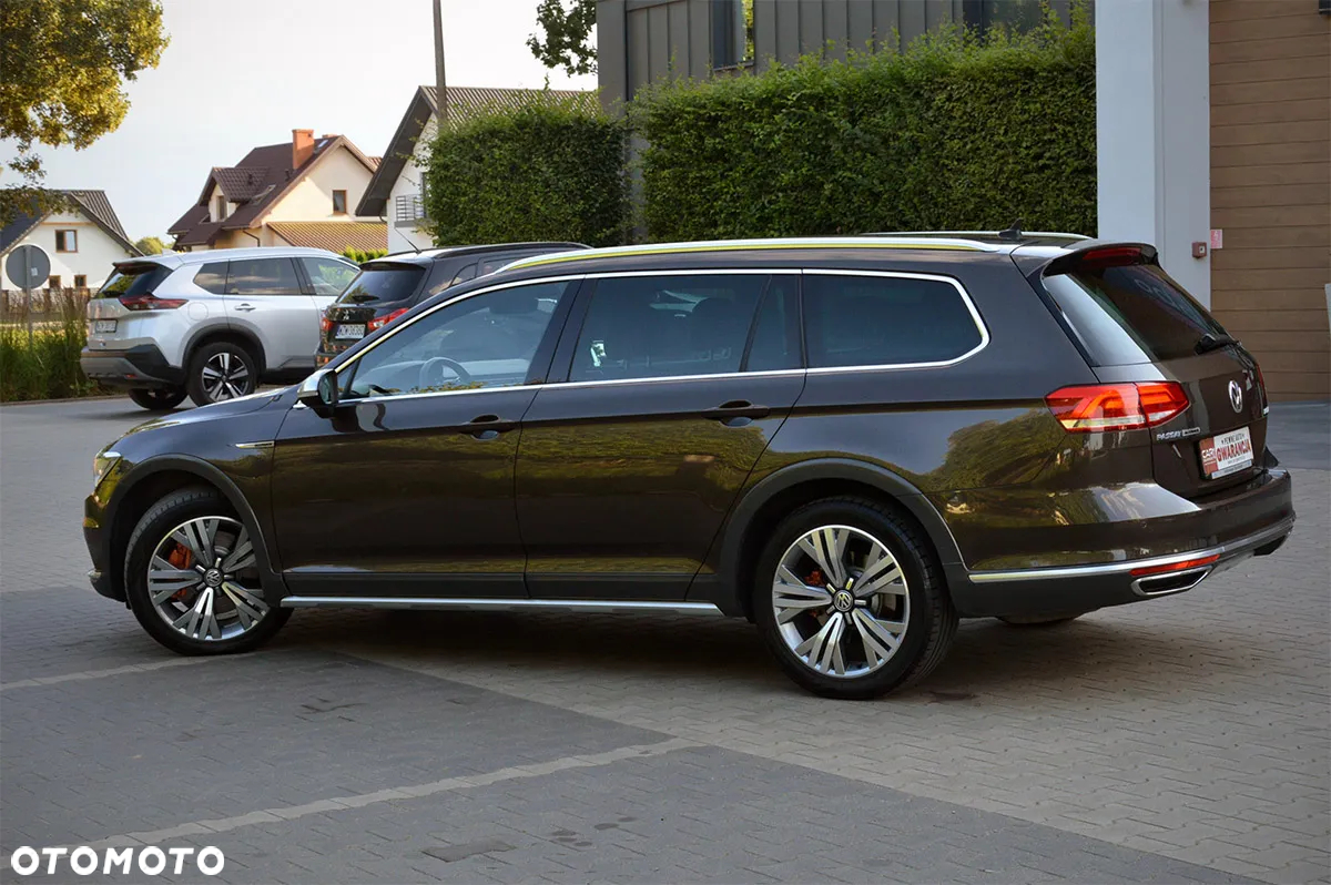 Volkswagen Passat Variant 2.0 TDI SCR 4Motion DSG Alltrack - 35