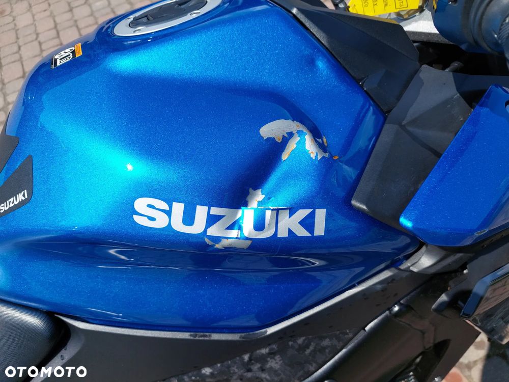 Suzuki GSX - 15