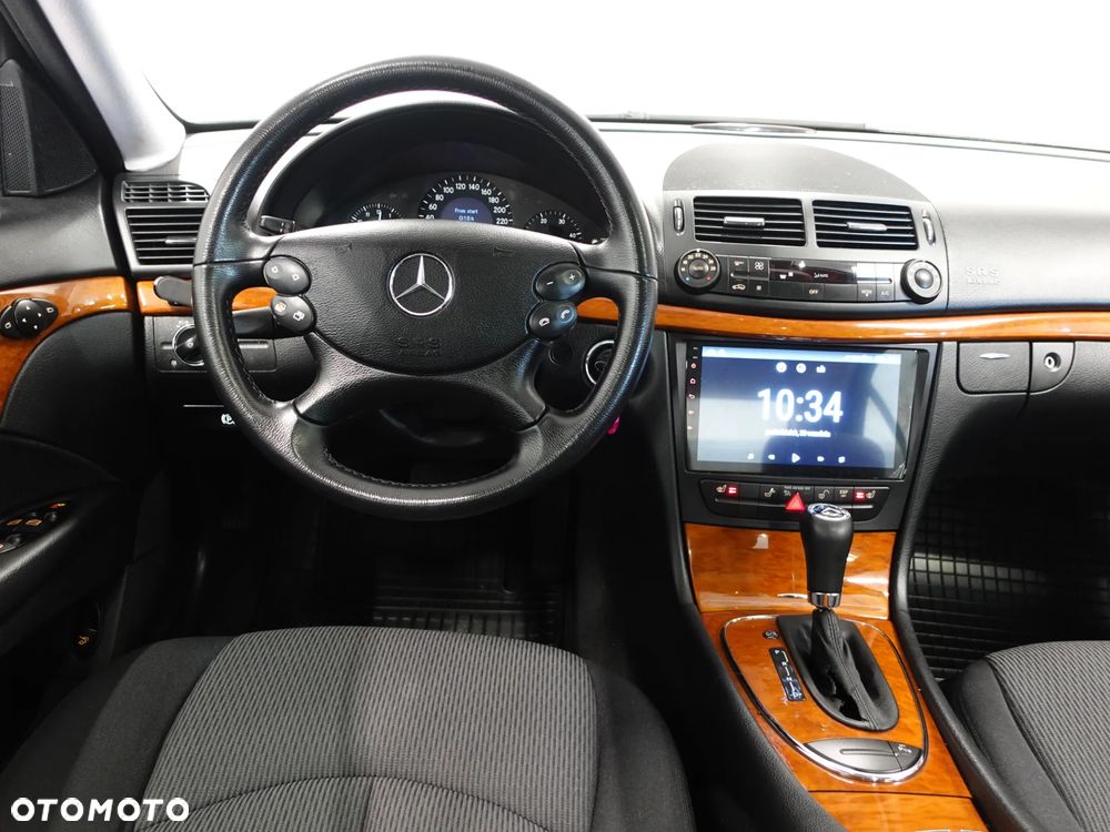 Mercedes-Benz Klasa E - 32