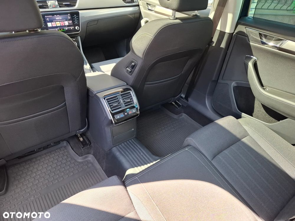 Skoda Superb 2.0 TDI SCR Style DSG - 31