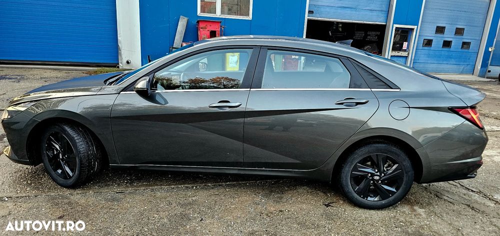 Hyundai Elantra 1.6 l 123 CP CVT Exclusive - 11