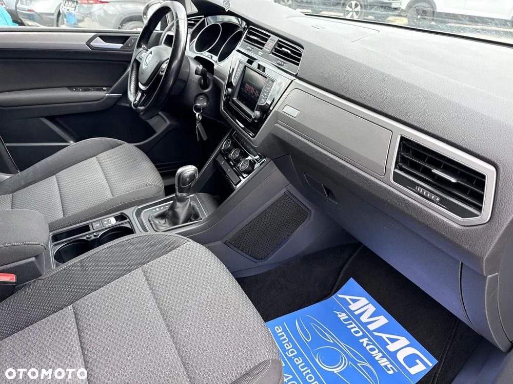 Volkswagen Touran 1.6 TDI SCR BlueMotion Technology DSG Trendline - 16