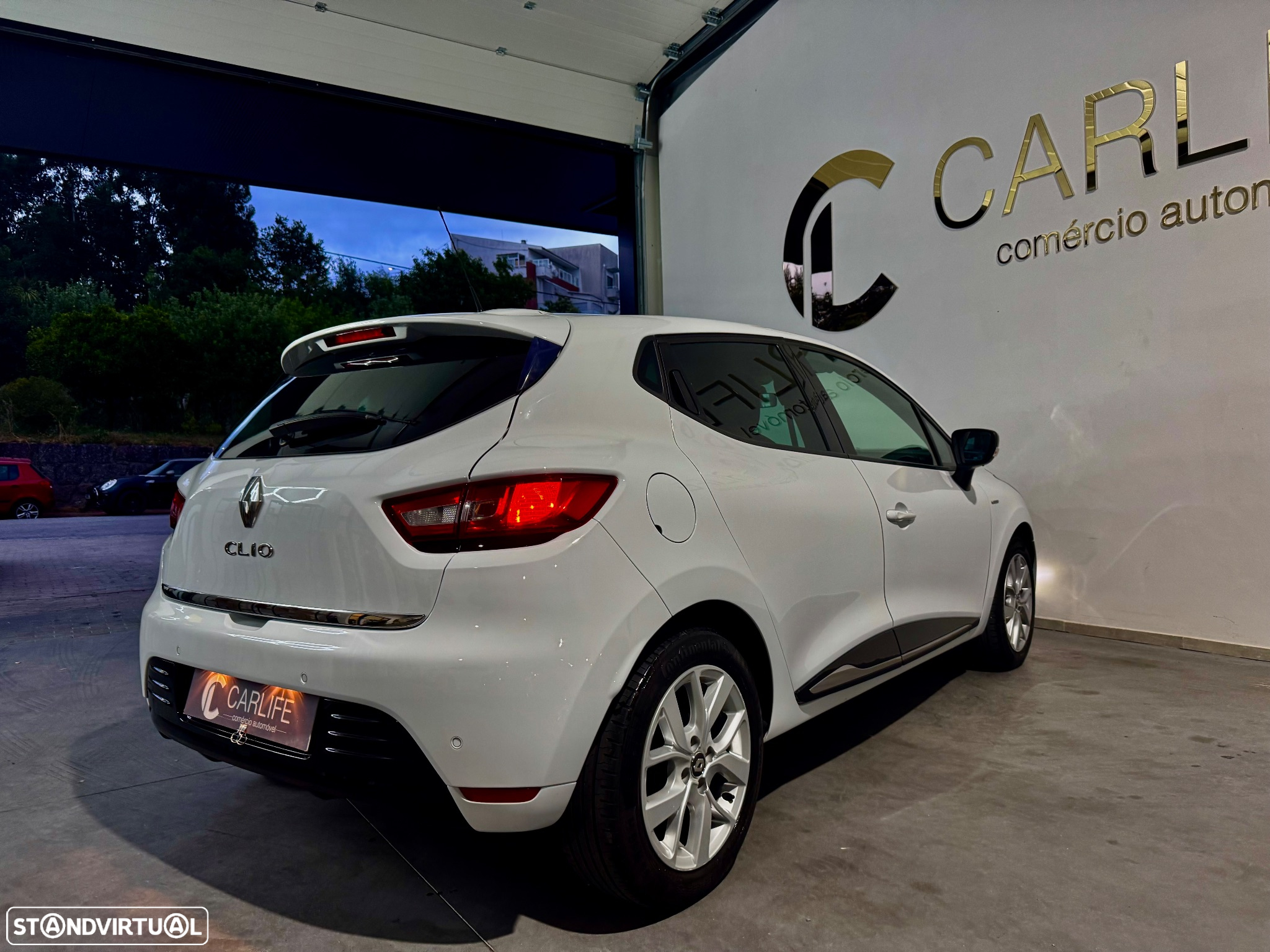 Renault Clio 1.0 TCe Limited - 17