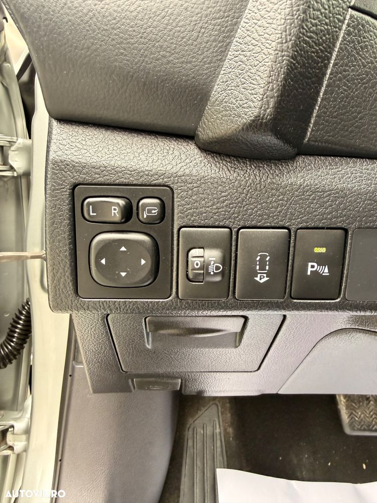 Toyota Auris ver-1-4-d--4d-unique - 26