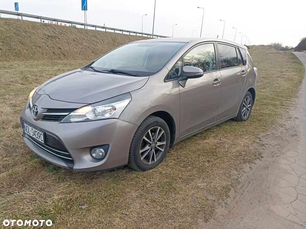 Toyota Verso - 1