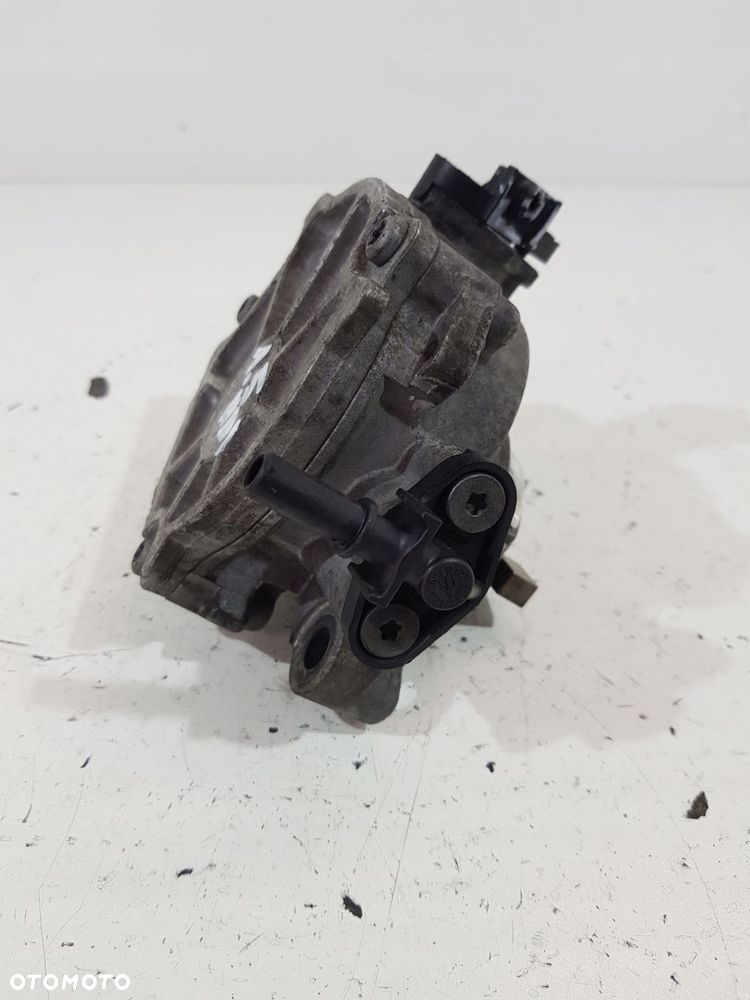 pompa vacum 9804021880 peugeot citroen 1.5hdi - 3