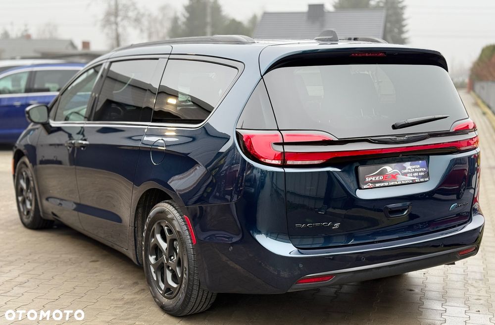 Chrysler Pacifica - 8