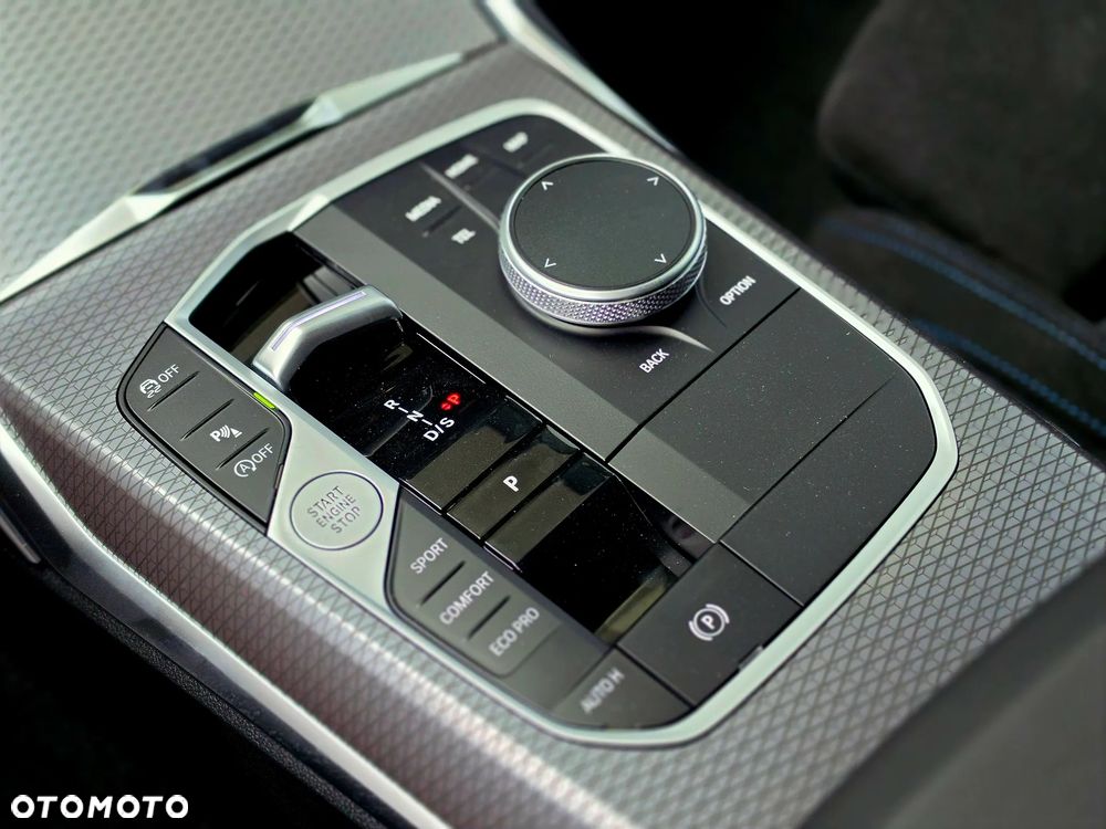 BMW Seria 3 330i xDrive M Sport sport - 27