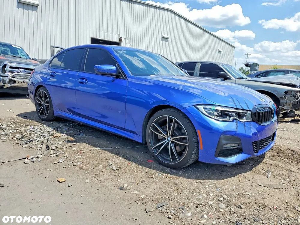 BMW Seria 3 330i xDrive M Sport sport - 2