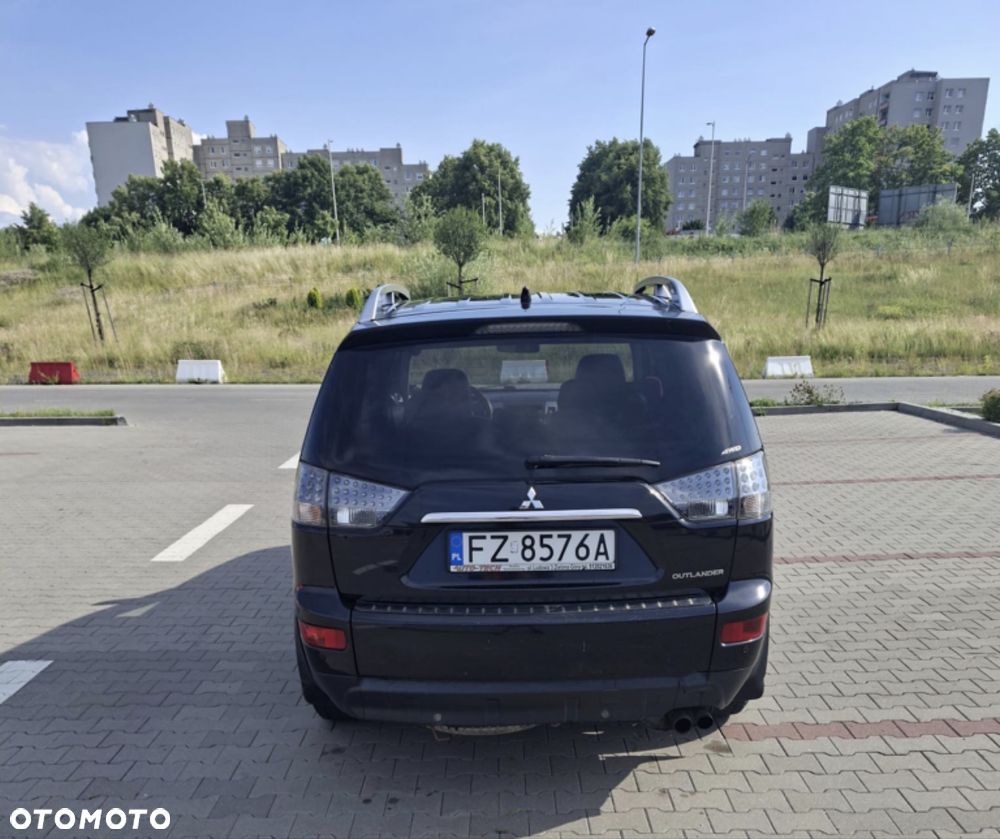 Mitsubishi Outlander - 3