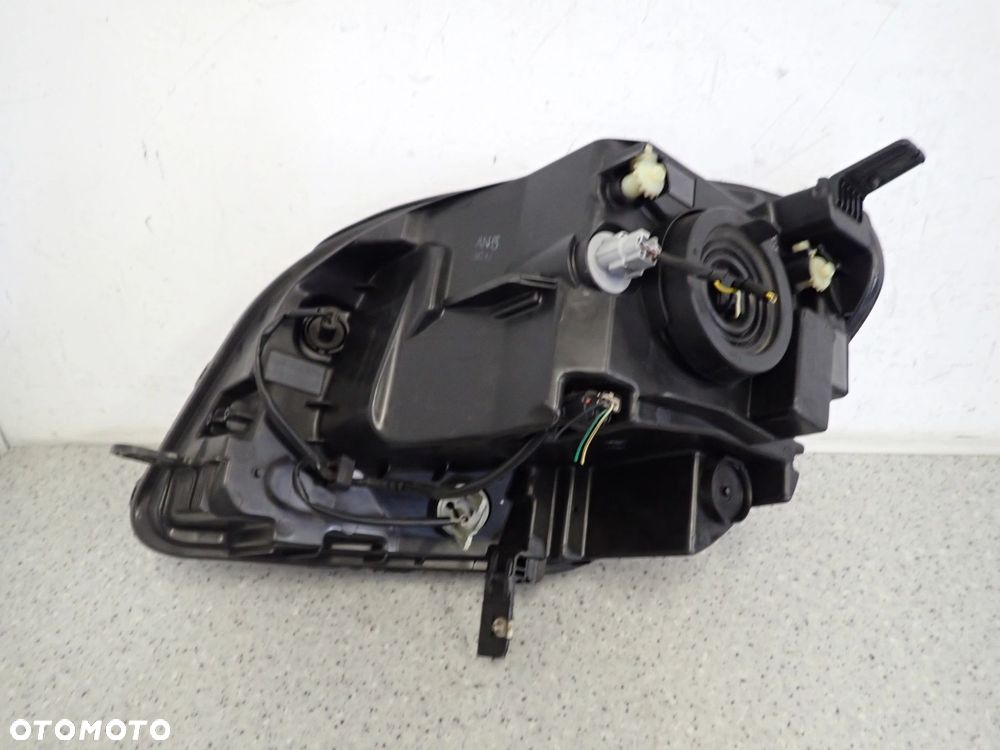 CHEVROLET ORLANDO 10- LAMPA PRZEDNIA PRAWA REFLEKTOR PRAWY - 12