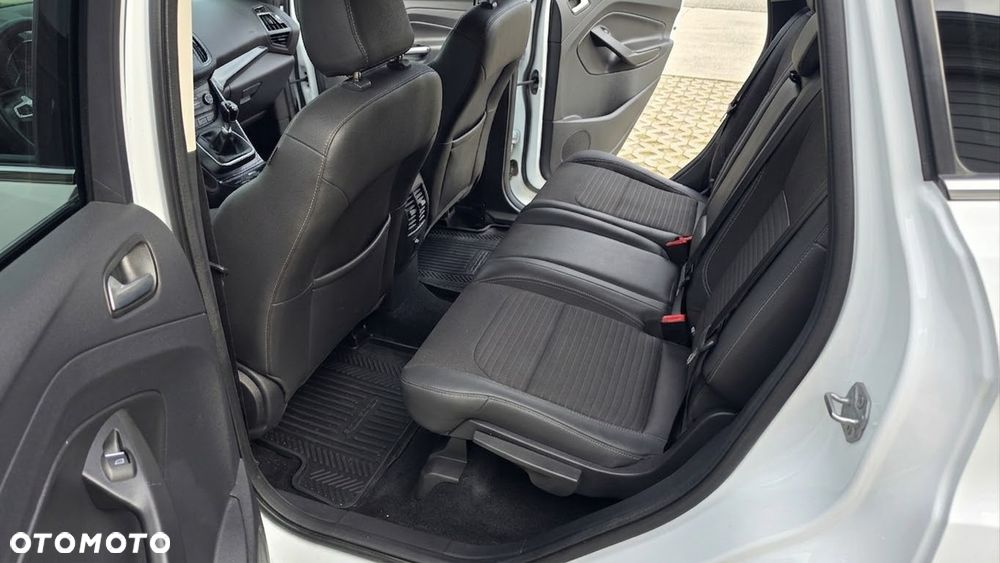 Ford Kuga 2.0 TDCi 2x4 Titanium - 7