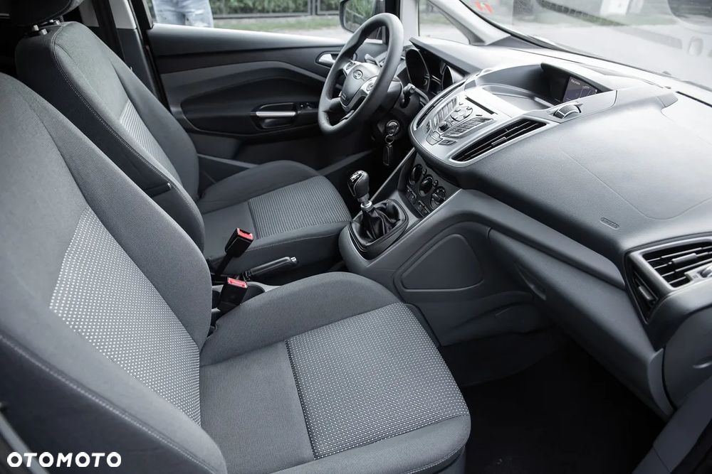 Ford Grand C-MAX - 33